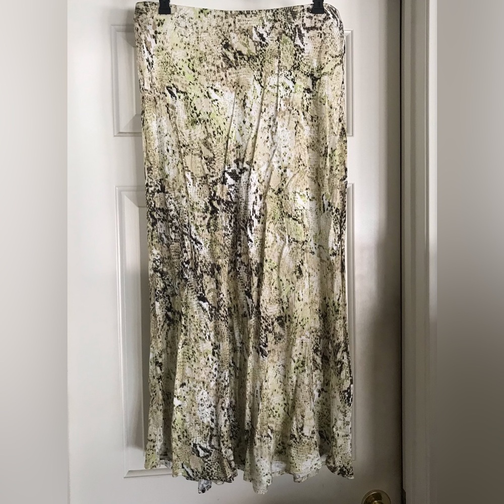 Beautiful Abound snakeskin print midi skirt sizeL